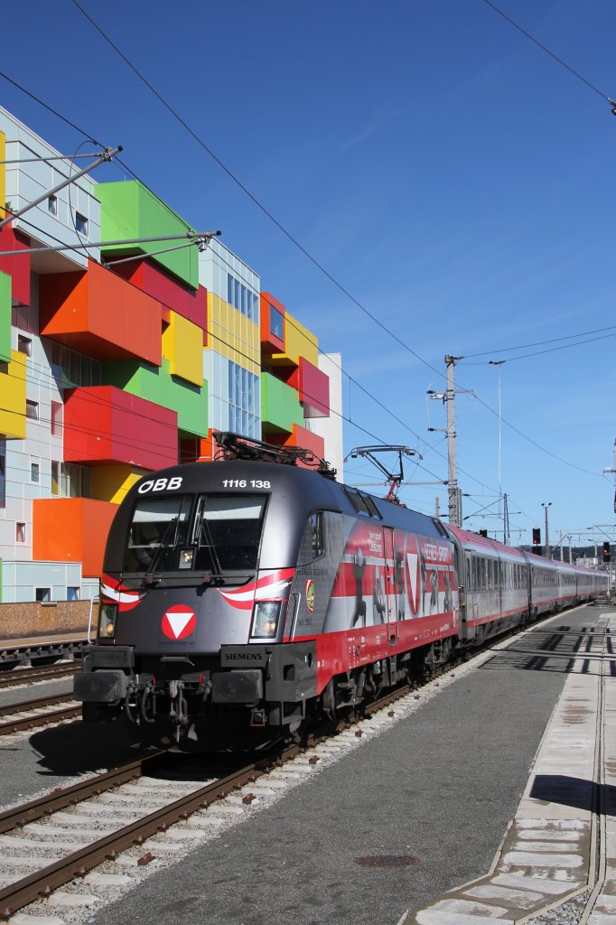 �BB 1116 138  Heeres Sport  mit dem OIC 690 (Wien West - Salzburg Hbf - Villach Hbf) am 25.09.2012 bei der Einfahrt in Salzburg Hbf.
