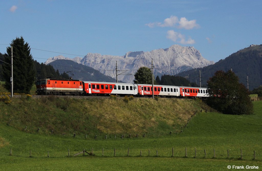 BB 1144 021-3 vor R1508 Salzburg - Wrgl, KBS 201 Saalfelden - Innsbruck, Salzburg-Tiroler-Bahn, fotografiert zwischen Fieberbrunn und St. Johann in Tirol am 23.09.2010