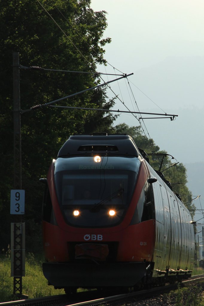 BB 4024 123-4 fhrt als S-Bahn von Villach Hbf nach Rosenbach.
Festgehalten kurz vor Faak am See am 07.06.12