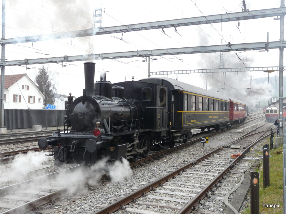 OeBB - Dampfzug nach Olten bei der Ausfahrt aus dem Bahnhofsareal in Sissach am 07.04.2013