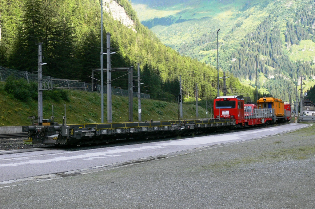 BB Lsch- und Rettungszug mit Transportwagen fr Feuerwehrfahrzeuge und X 690 504-6 (ehemalige Cargo Sprinter), Aufnahme am 26.07.2009 in Bahnhof Bckstein