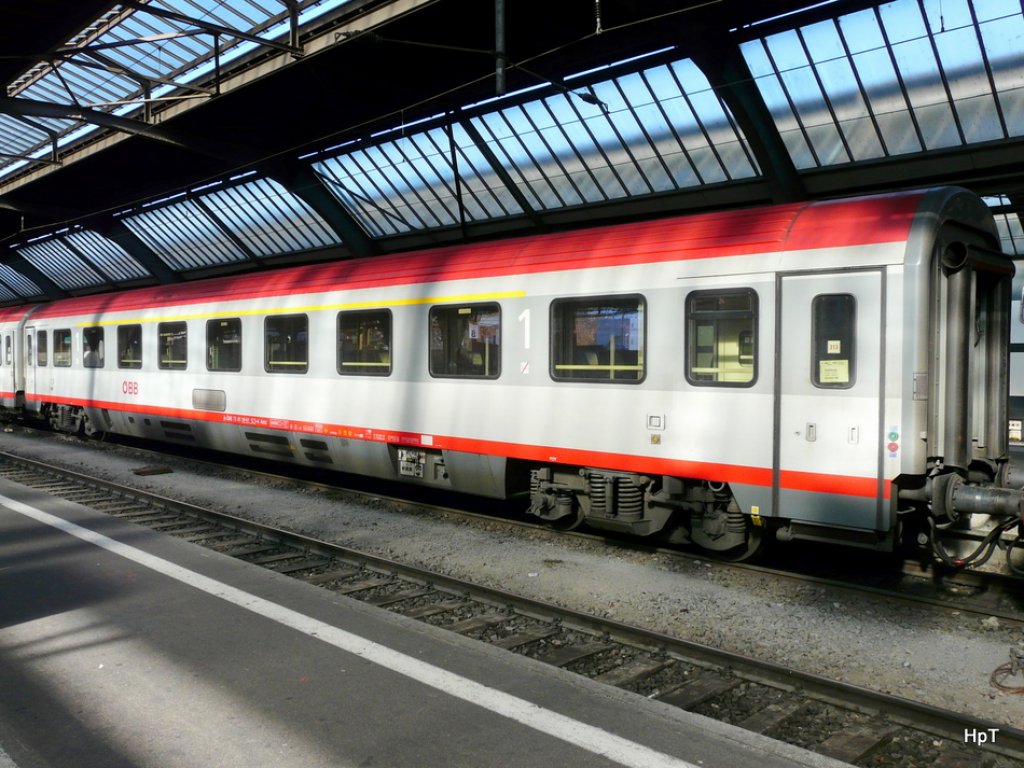 BB - Personenwagen 1 Kl. Amz 73 81 19-91 523-4 im Hauptbahnhof Zrich am 01.11.2009