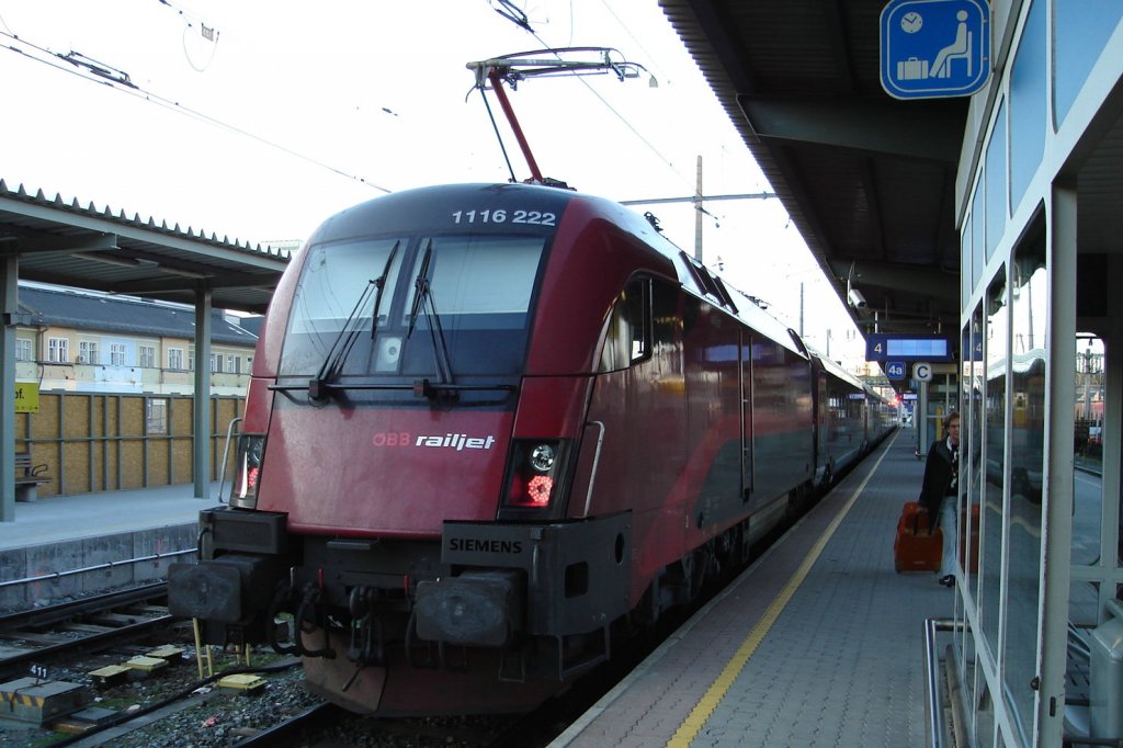 BB-Railjet in Salzburg Hbf.   6.4.10