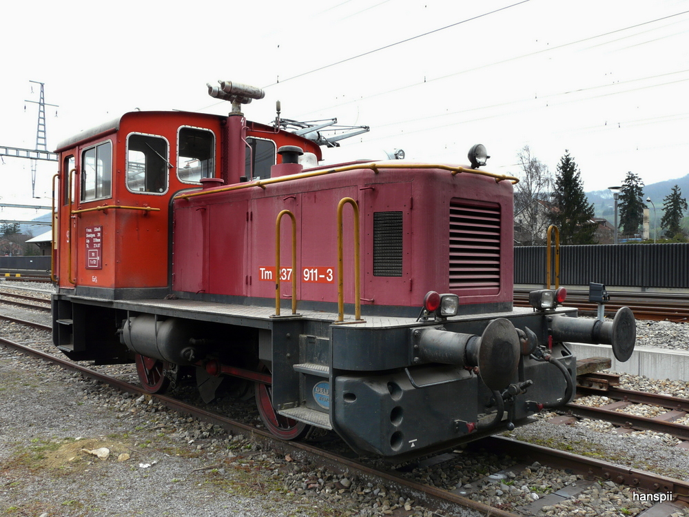 OeBB - Rangierlok Tm 2/2  9 (237 911-3)in Sissach am 07.04.2013