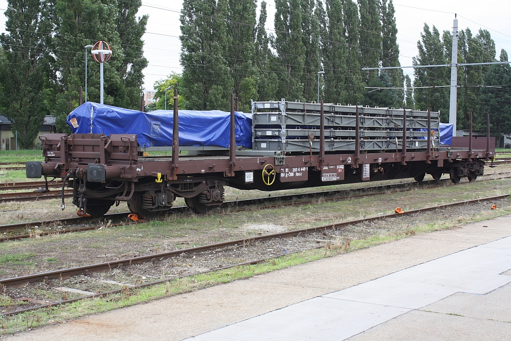 ÖBB Rns-z 31 81 3504 448-1 am 06.August 2010 in Jedlersdorf. Der Wagen wurde zum Transport von Kabelbäumen div. Schienenfahrzeuge adaptiert.