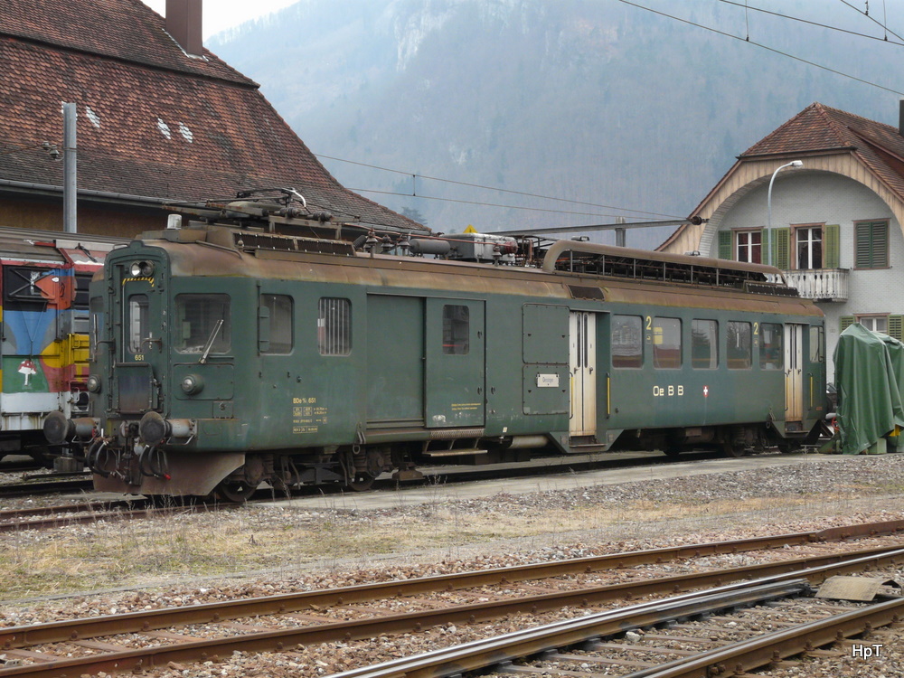 OeBB - Triebwagen BDe 4/4 651 abgestellt im Bahnhofsareal von Balsthal am 12.03.2011