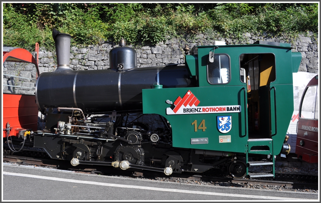 Oelgefeuerte Lok 14 der BRB in Brienz. (01.10.2011)