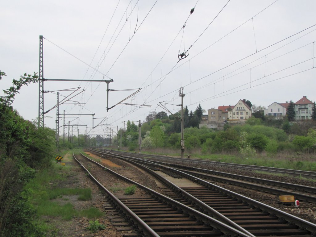 stliche Bahnhofsausfahrt Richtung Halle/Leipzig, in Naumburg (S) Hbf; 02.05.2010