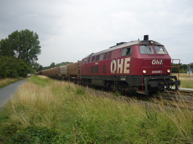 OHE 200085 mit Zug kurz vor BS-Gliesmarode