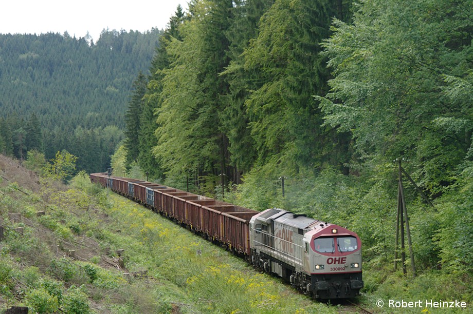 OHE 330092 schiebend bei Putzkau nach Oberottendorf am 12.08.2011