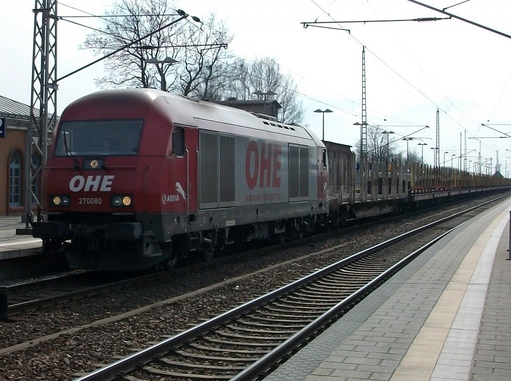 OHE-Eurorunner 270080 am 13.April 2010 mit leeren Holzwagen nach Mukran bei der Durchfahrt durch Bergen/Rgen.