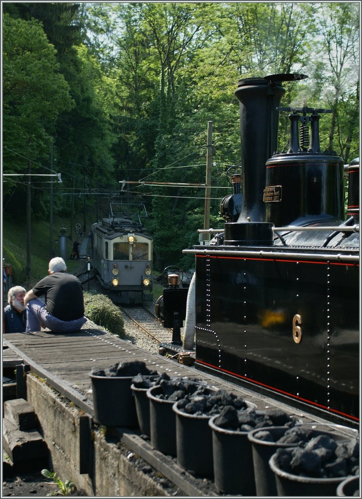  Ohne Flei kein Preis , das gilt nicht nur fr die Fotografie, sondern auch fr das Betreiben einer Museumsbahn, und da muss hinter den Kulissen arg geschuftet werden. In diesem Sinne hier ein groes Danke Schn an all jene, die hinter und vor der Kulissen zu diesem prchtigen Pfingstdampf Bahnfestival beigetragen haben. 
Chaulin, den 27. Mai 2012