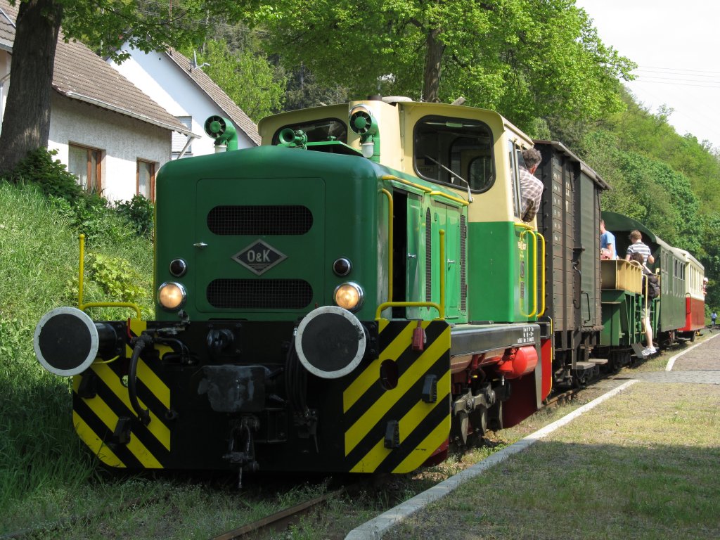 O&K Diesellokomotive D1 machte am 22.4.2011 stop im Bahnhof Burgbrohl. Saisonbeginn 2011 auf der Brohltalbahn.