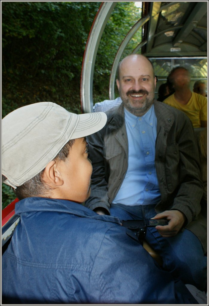 Olli freut sich auf den Tag, im Vordergrund Andreas.
(01.10.2011) 