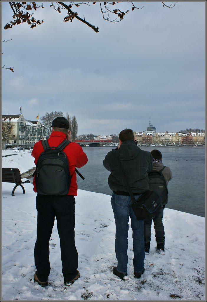 Olli, Hans-Jrg und Andreas haben einen Zug im Visier.
(08.12.2012)
