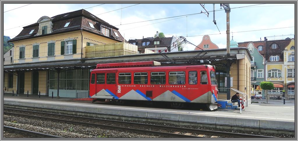 Optimale Umsteigeverbindung am Gleis 1 in Rheineck Richtung Rorschach - St.Gallen. (26.04.2013)