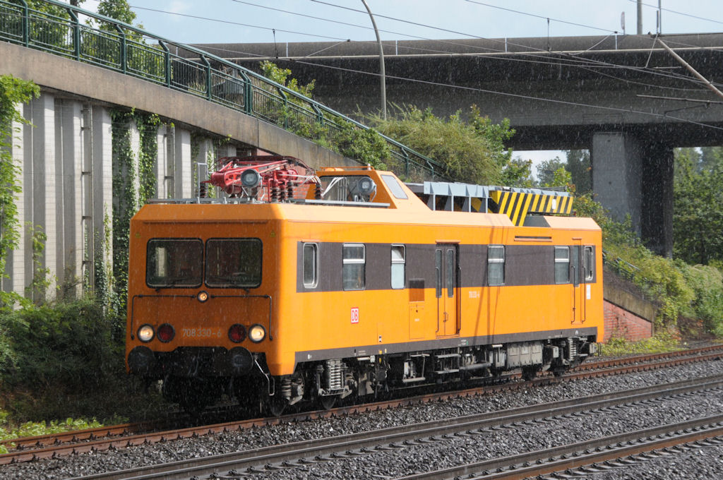 ORT 708 330 (ex DR 188 330) zurck vom Einsatz (Baustelle Lneburg-Hamburg) am 28.08.10 in Harburg