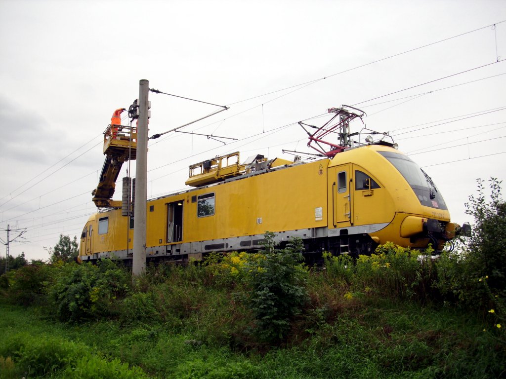 ORT 711 103-2 zwischen Leipzig-Wahren und Schkeuditz bei Revisionsarbeiten am 26.08.2010