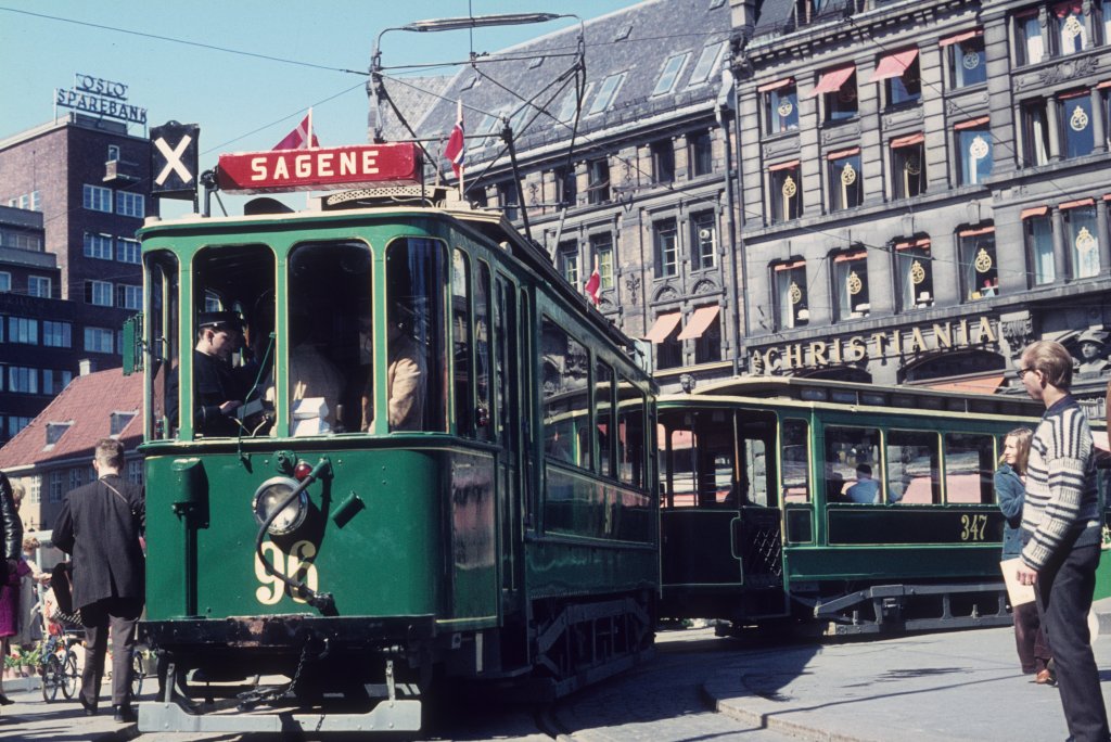 Oslo Oslo Sporveier Museums-Tw 96 Stortorvet am 7. Mai 1971. - Scan eines Diapositivs.