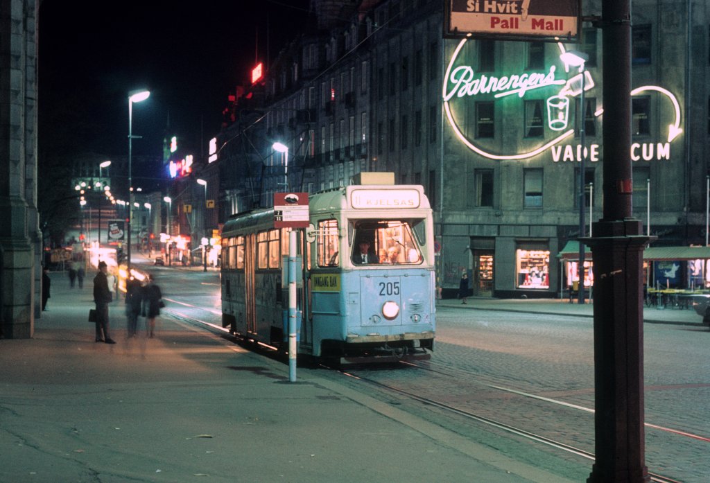 Oslo Oslo Sporveier SL 11 (Tw 205) Karl Johanns Gate am 7. Mai 1971.