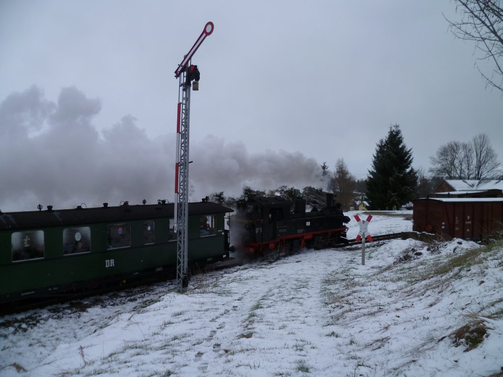 Osterdampf in Schnheide am 07.04.12 mit 99 582. Hier bei der Einfahrt in Schnheide.Nachschu!