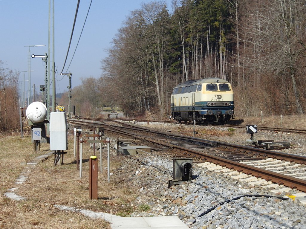 Ozeanblau/beige 216er (|||). 216 224-6 der EBM Cargo am 14.03.2012 in Roberg.