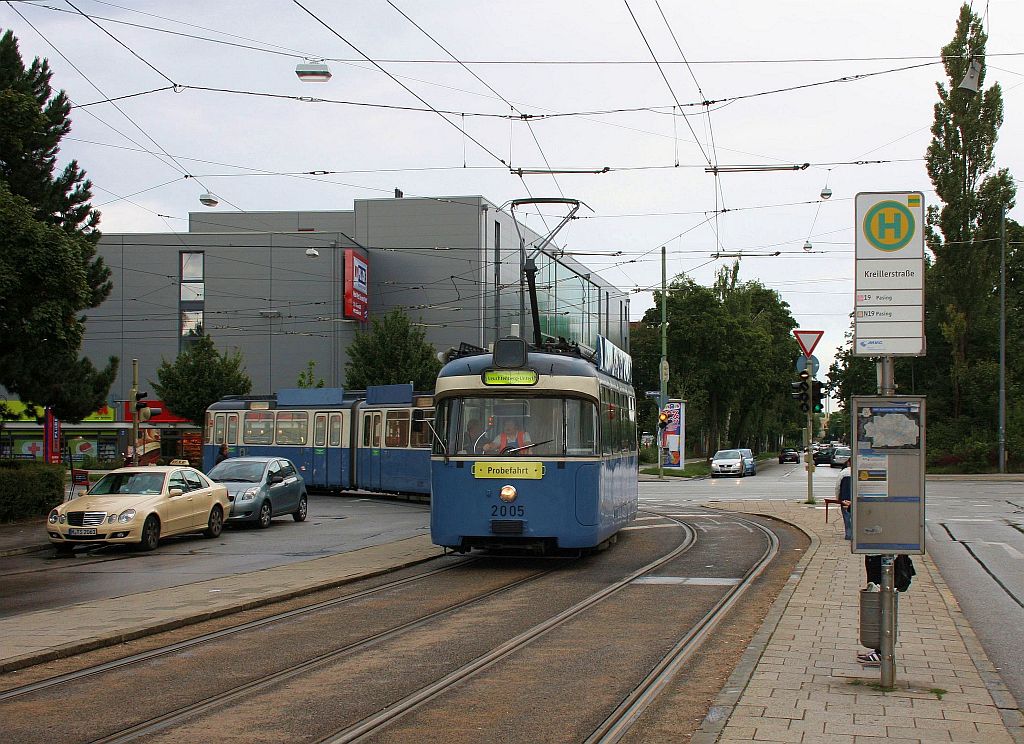 P 2005 am 8.August 2010 als  Probefahrt  an der Ecke Kreillerstrae/St. Veit Strae. 