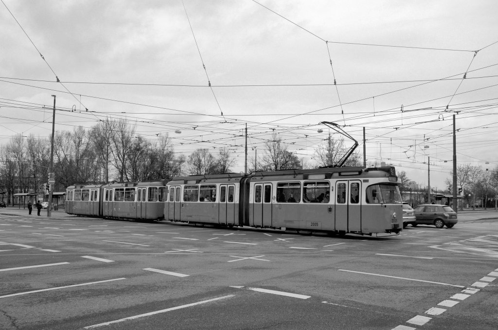 P2005 Bj. 1967 berquert am 07.12.09 den Leonrodplatz
