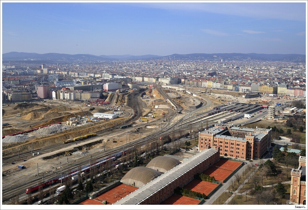 Panorama des Gelndes des ehem. Bahnhof Wien/Sd bzw. der Baustelle des neuen Wr. Hauptbahnhofes. Etwas vernderter Bildausschnitt; Donnerstag, 18.3.2010.