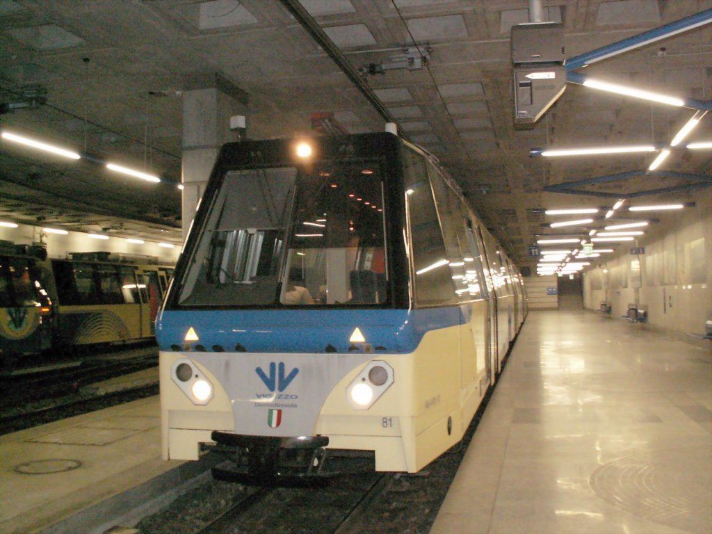 Panorama Zug Be 4/4 Pp Nr.81 im unterirdischen Bahnhof der FART in Locarno am 27.04.10