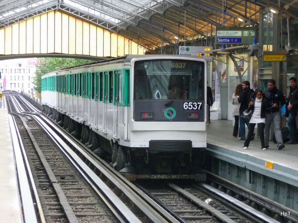 Paris Metro - Zug 6537 unterwegs am 16.10.2009