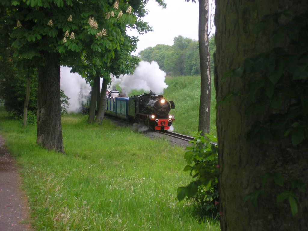 Parkeisenbahn Auensee in Leipzig... Aufgenommen am 15.05.2010