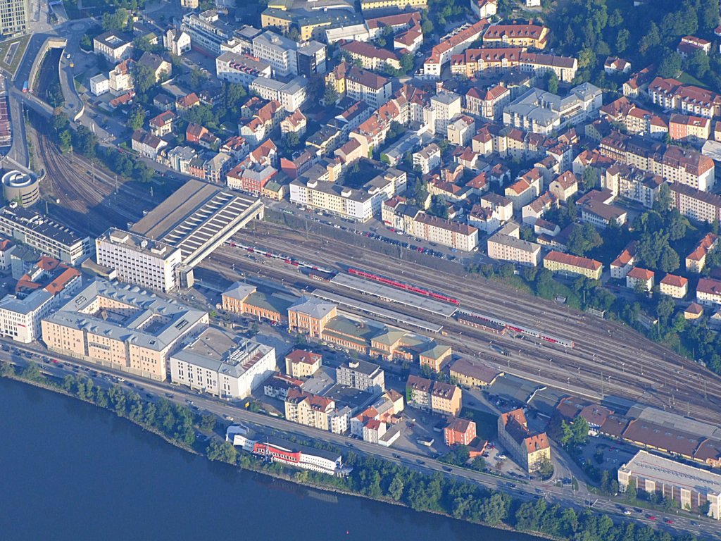 Passau-Hbf, aus der Vogelperspektive in ca. 2800m Hhe;110712