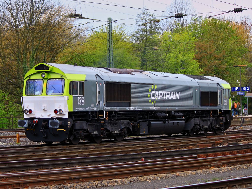PB05 von Captrain (266 009) ist am 27.04.2012 als Lz von Aachen West nach Belgien unterwegs, normalerweise fhrt die Lok Freitags mit einem Kohlenzug am Haken diese Strecke.
