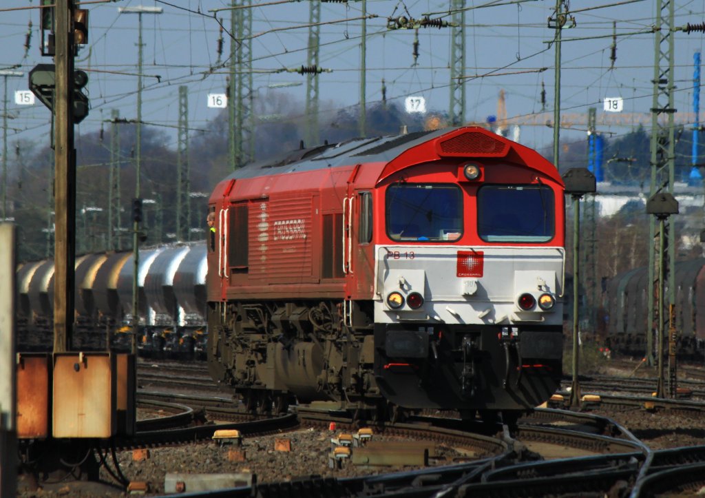 PB13 von Crossrail beim Kopf machen am 28.03.2011 in Aachen West. Die Class66 hat einen Containerzug aus Belgien nach hier geschleppt und fhrt gleich weiter Richtung Kln.