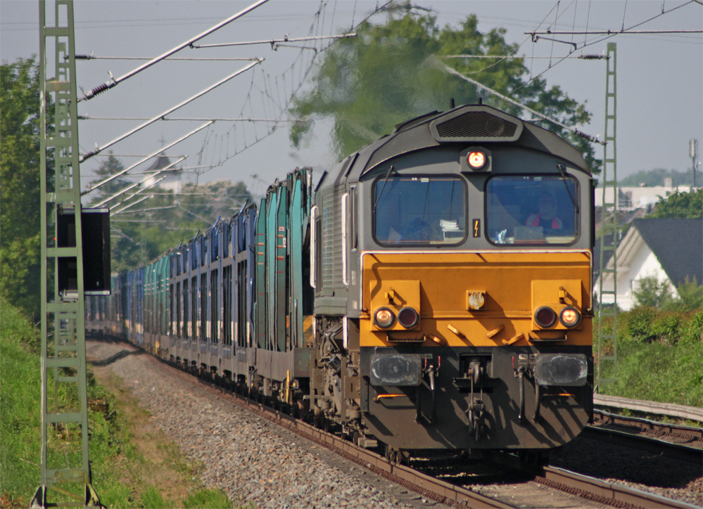 PB15 mit einem Gterzugumleiter Richtung Mnchengladbach am Km 28.8 bei Geilenkirchen, 22.5.10