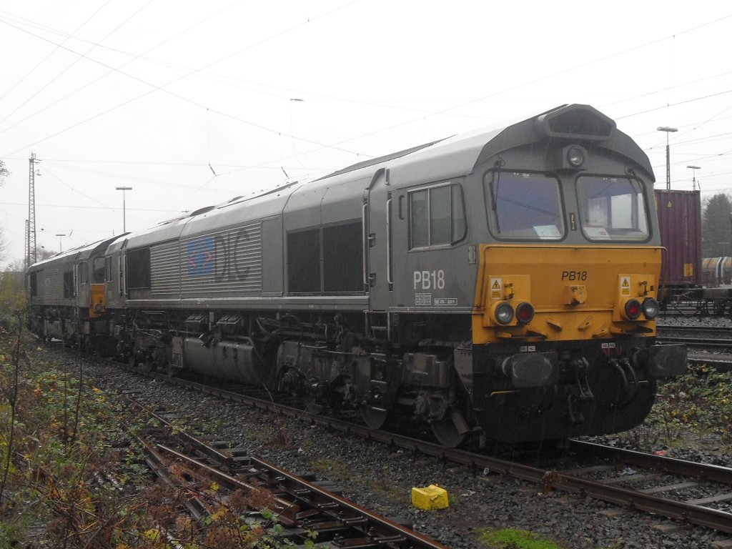 PB18 der DLC am 13.11.10 in Aachen West bei strmendem Regenfall.