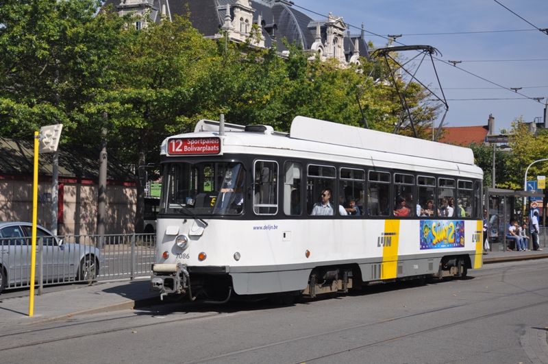 PCC 7086 am Haltestelle Rooseveltplaats 12.08.2012 
