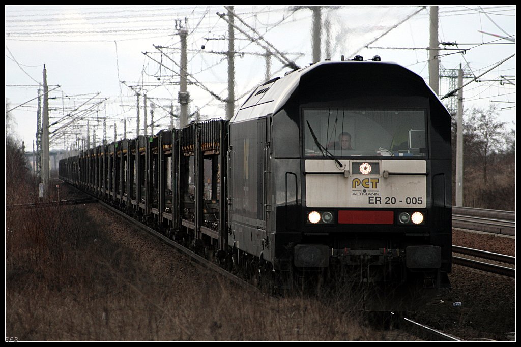 PCT ER 20-005 mit einem Leerzug Autotransporter (NVR-Nummer: 92 80 1223 005-0 D-DISPO, angemietet von MRCE, Wustermark 16.03.2010)