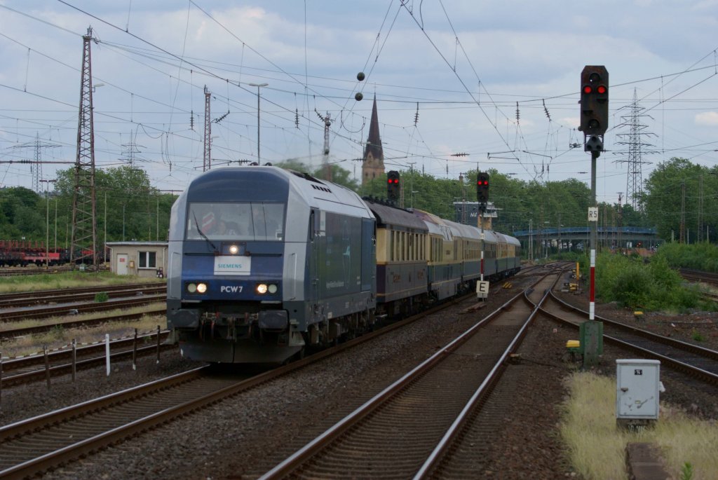 PCW7 (Eurorunner) mit einer TEE berfhrung (91418) bzw. Hetzerather am 10.06.2012 in Mlheim an der Ruhr Styrum