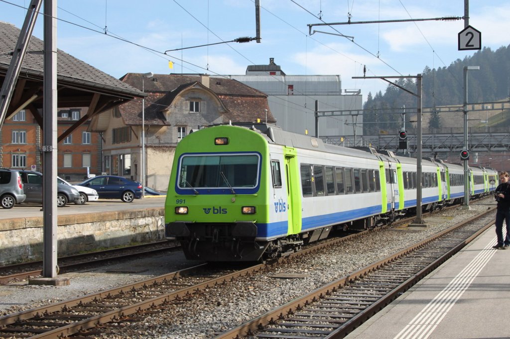 Pendelzug EW III bei der Einfahrt in Langnau/Be am 19.02.11

