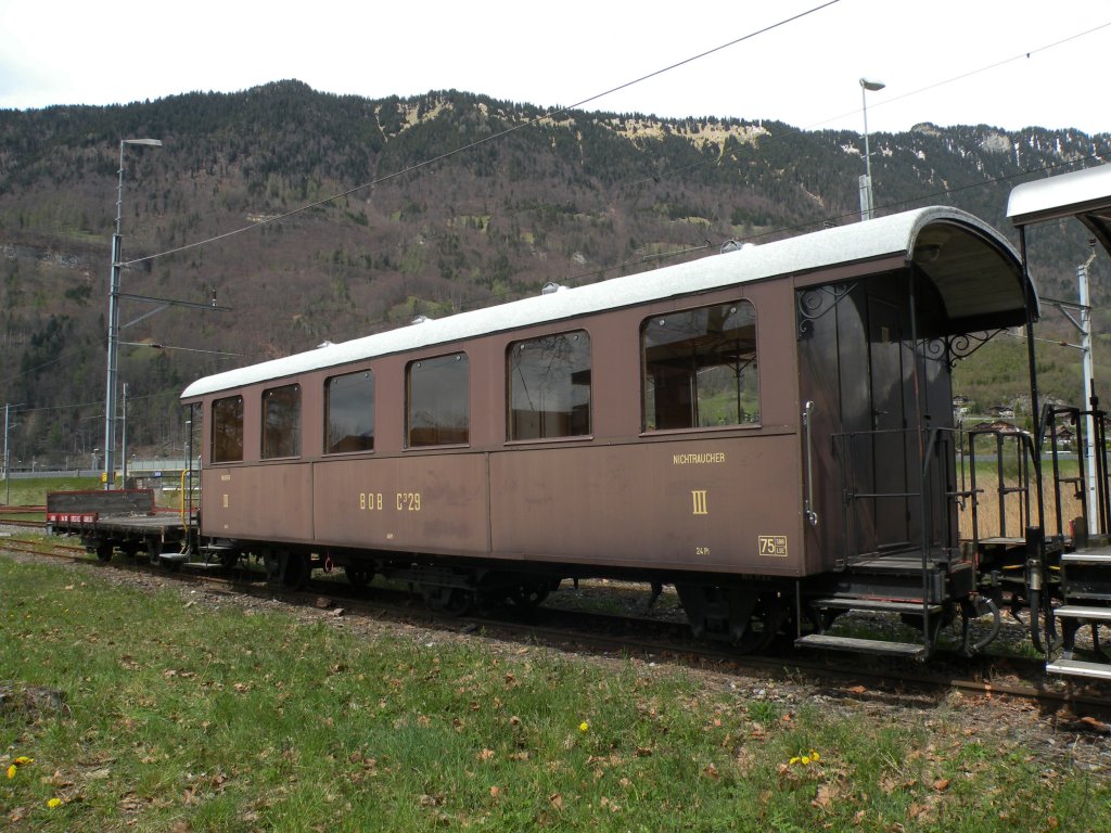 Personenwagen C 3 Mit der Betriebsnummer 29 auf einem Abstellgleis in Interlaken Ost. Die Aufnahme stammt vom 21.04.2012.