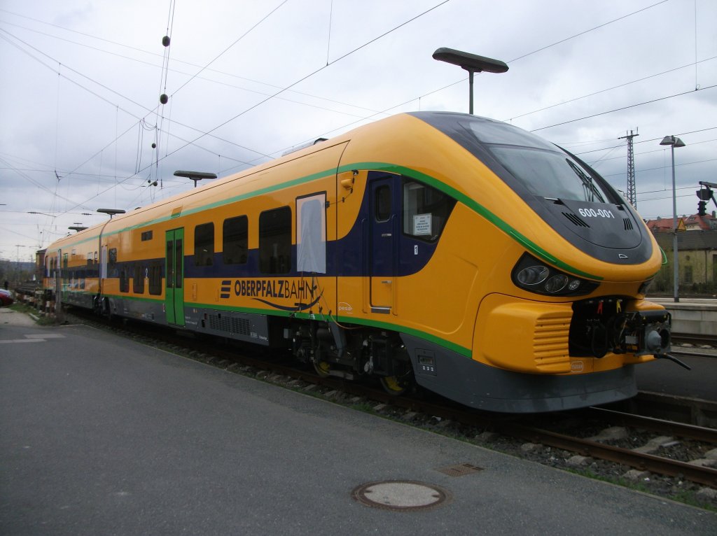 Pesa Link 600 001 steht am 19. April 2013 abgestellt im Bahnhof Bamberg.