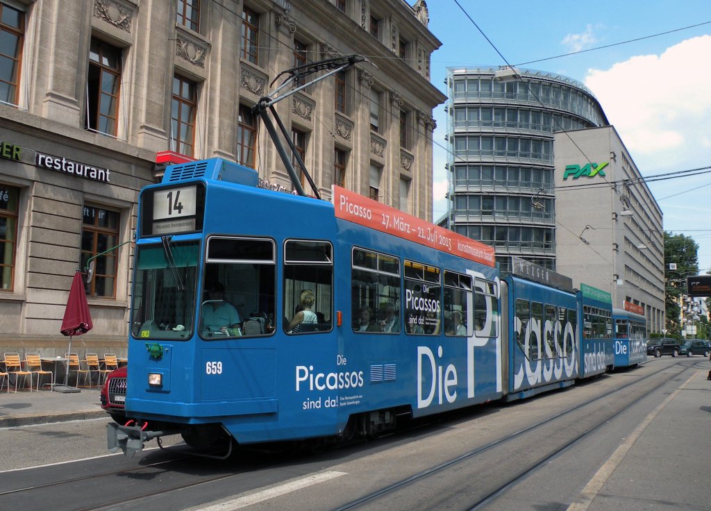 Picasso Vollwerbezug mit dem Be 4/6S 659 und dem B 1435 fahren zur Haltestelle am Aeschenplatz. Die Aufnahme stammt vom 02.07.2013.
