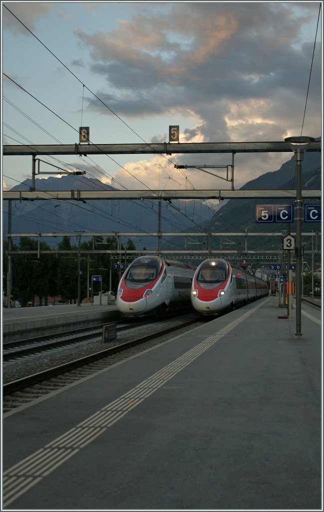 Pinocchio im Doppelpack: Whrend der EC 41 in Visp ohne Halt Richtung Milano fhrt, ist der EC 56 in den SBB Taktfahrplan integriert und nimmt in Visp Fahrgste Richtung Bern auf.
Visp, den 3. August 2012