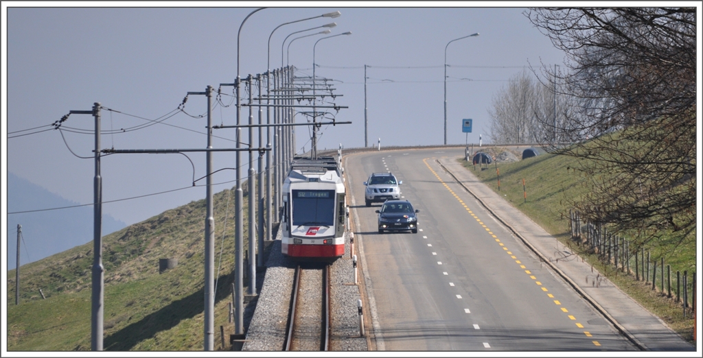 Platzvergleich Bahn/Strasse bei Notkersegg. (24.03.2011)