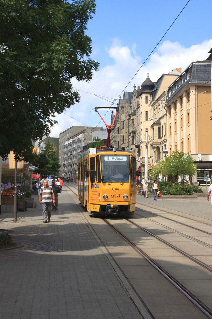 Plauen - PSB/Linie 4 - Tw 214 (ČKD Praha Smichov, Bauj. 1983) in der Bahnhofstr. bei Hst. Capitol am 16.07.2008