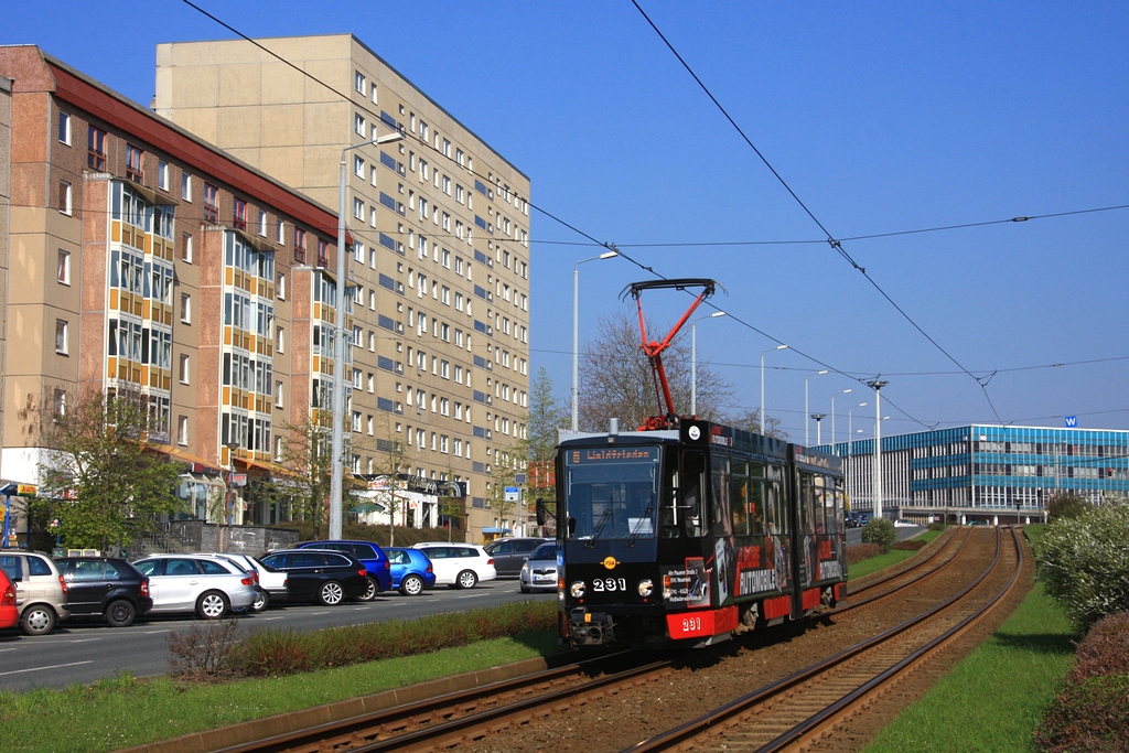 Plauen - PSB/Linie 6 - Tw 231 (ČKD Praha, Bauj. 1988) zw. den Hst. Oberer Bahnhof/Pausaer Str. und Am Albertplatz am 19.04.2011