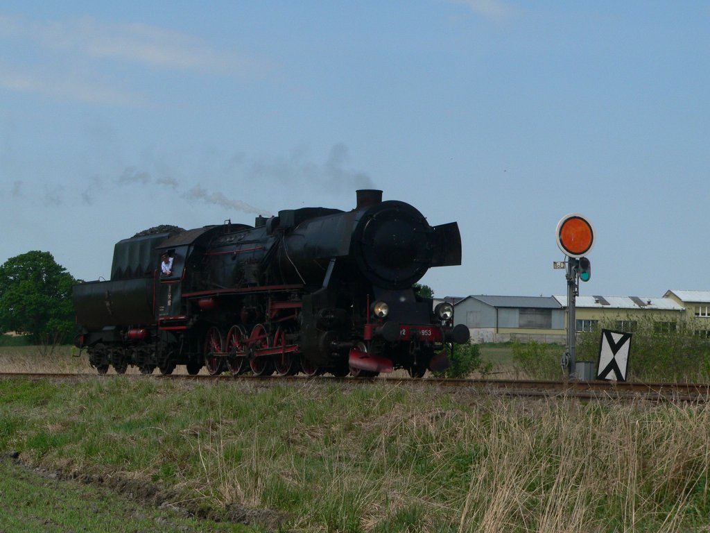 Polnische Dampflok Ty2 953 am 30.4.2011 auf der Dampflokparade in Wolsztyn.