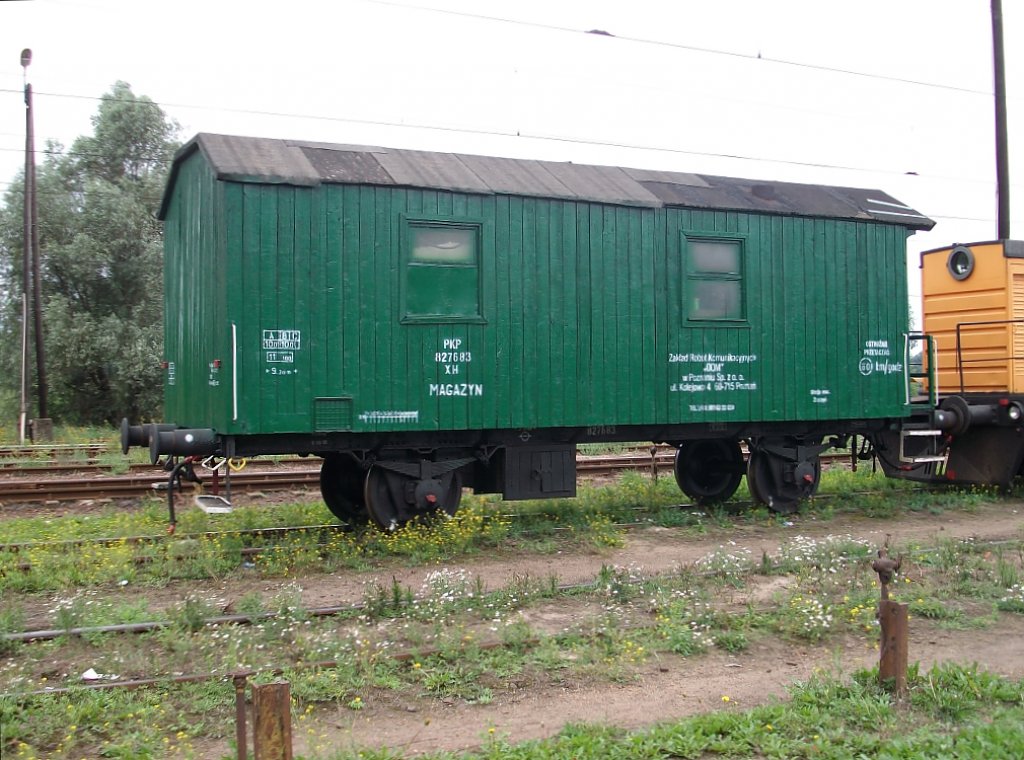Polnischer Materialwagen abgestellt am 07.August 2010 in Szczecin Port Centralny.